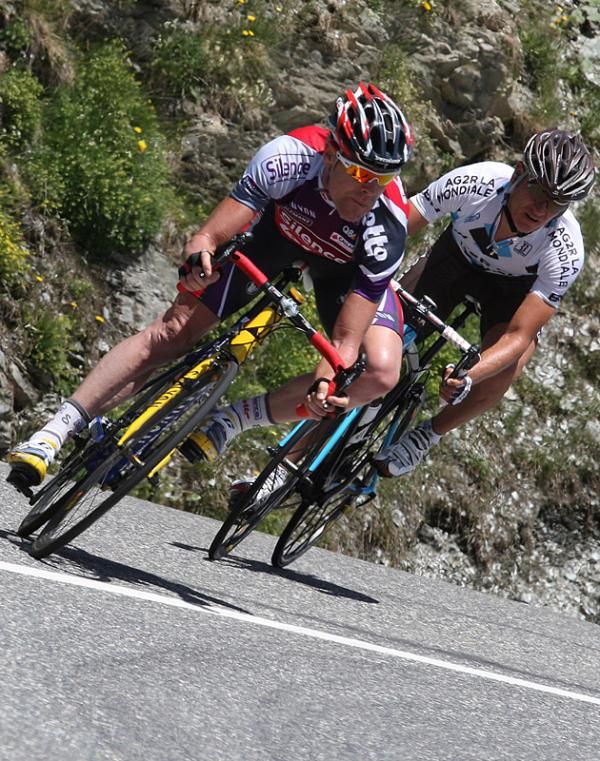 Cadel Evans (Silence-Lotto) corners