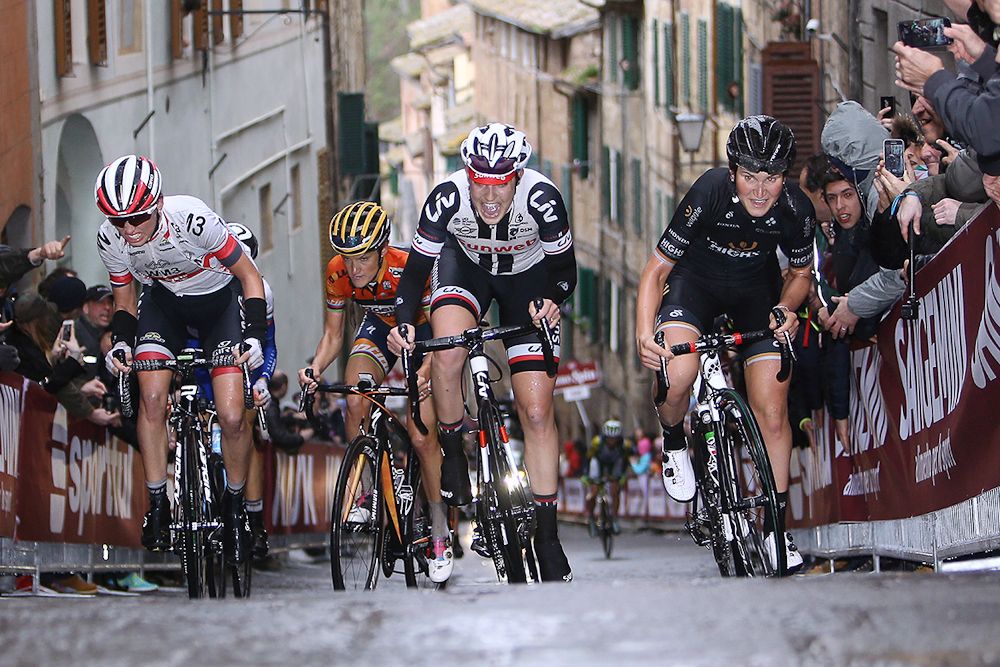 Elisa Longo Borghini (Wiggle High5) on her way to winning 2017 Strade Bianche