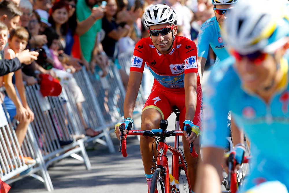 Fabio Aru decked out on all red for the final stage.