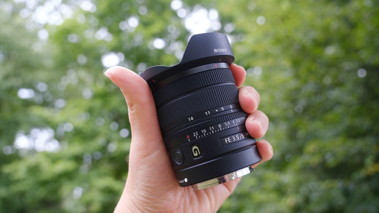 A photograph of the Sony FE 8-14mm f/3.5 Fisheye G lens outdoors