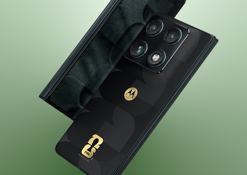 FIFA x Motorola razr fold Limited Edition