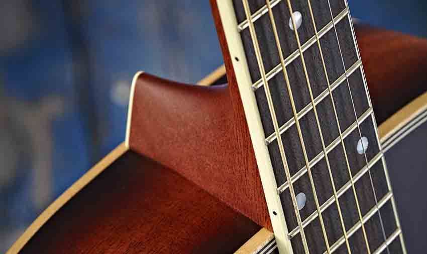 Jean Larriv&eacute;e is a firm believer that 12-fret-to-the-body guitars sound better