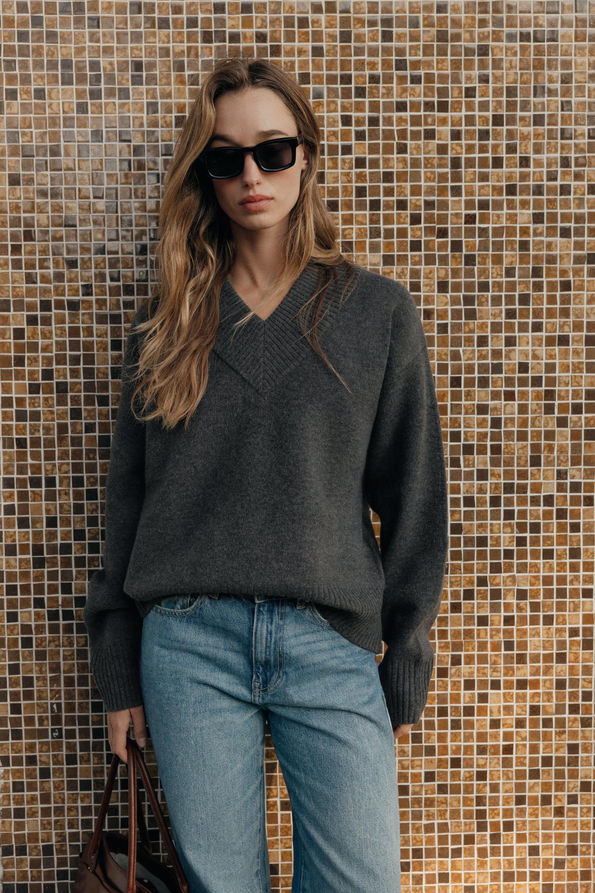 Knit V-Neck Jumper