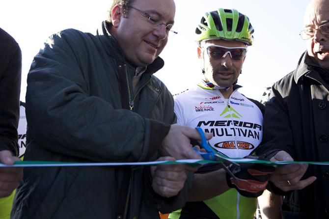 Jose Hermida at the ribbon cutting prior to the start