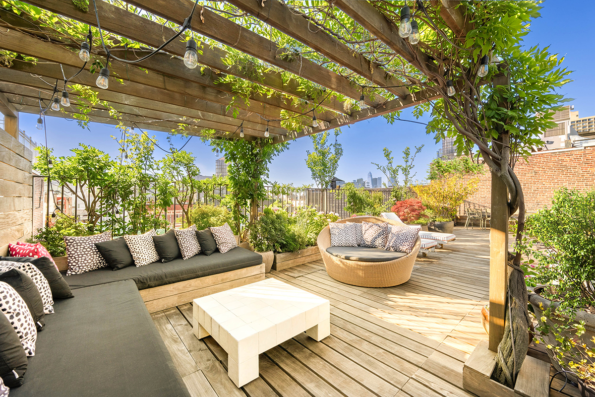 Rooftop deck