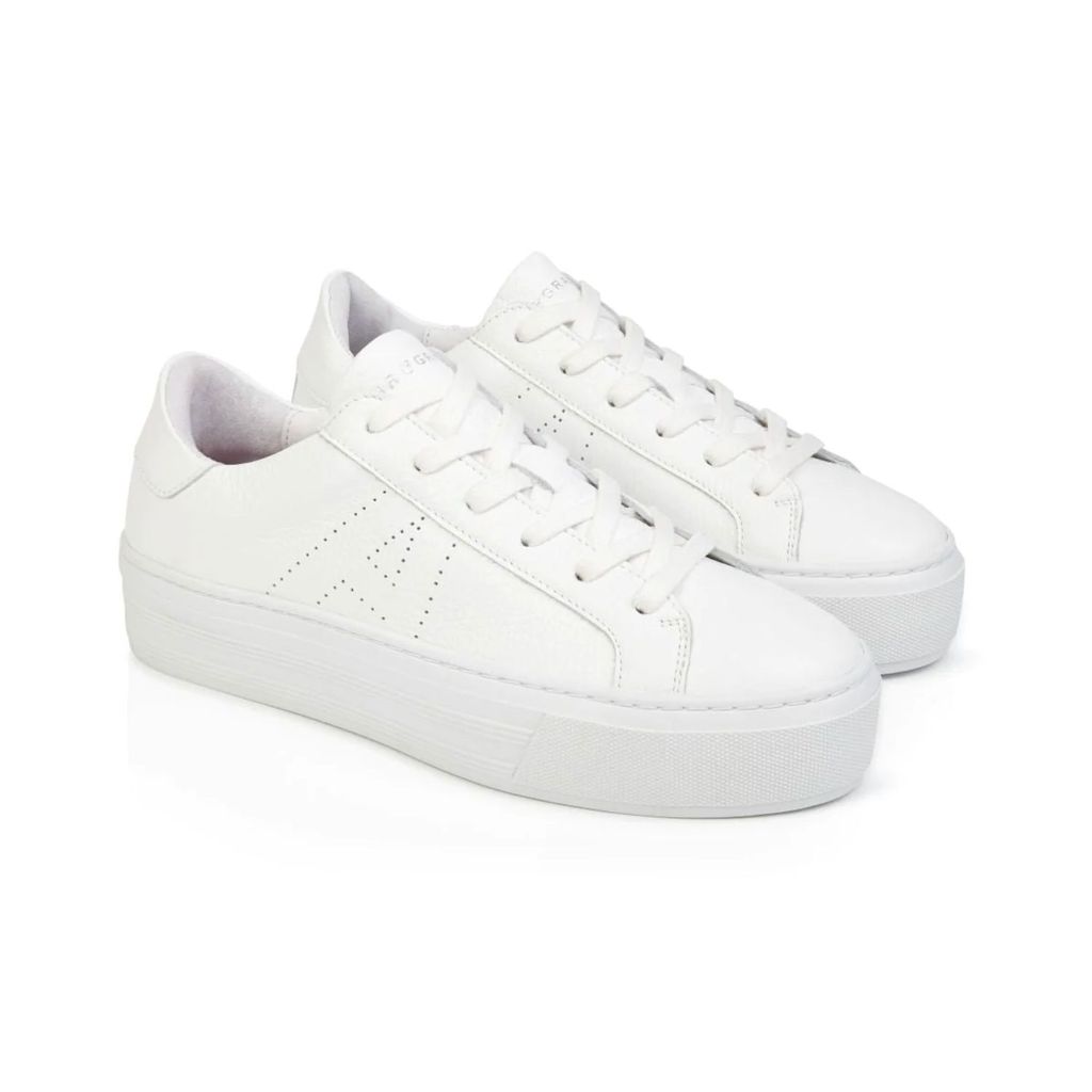 vm trainers white