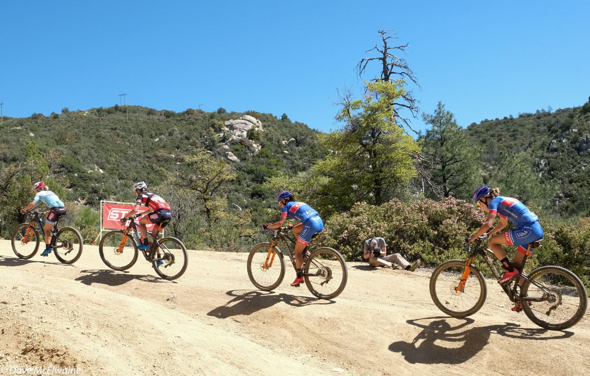 Chloe Woodruff (Stans-Pivot) leading the chase group mid-race