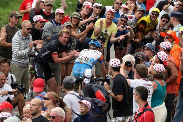 Bradley Wiggins (Garmin-Slipstream) found plenty of fan support on the ascent of the day's final climb.