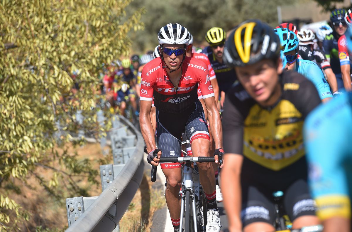 Alberto Contador biding his time before his attack