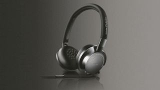 Philips Fidelio NC1 headphones will drown out the crowds with active noise cancellation