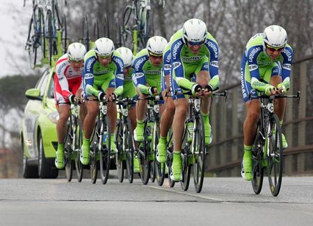 Liquigas - Doimo powers to victory in the stage 1b team time trial.