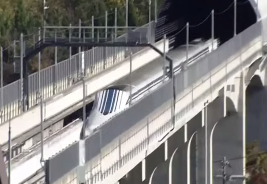 Watch Japan&amp;#039;s new 311 mph bullet train in action