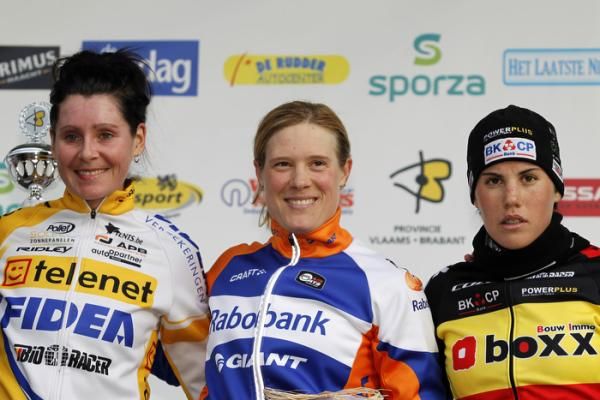 Women's podium (l-r): Nikki Harris, Katie Compton, Sanne Cant