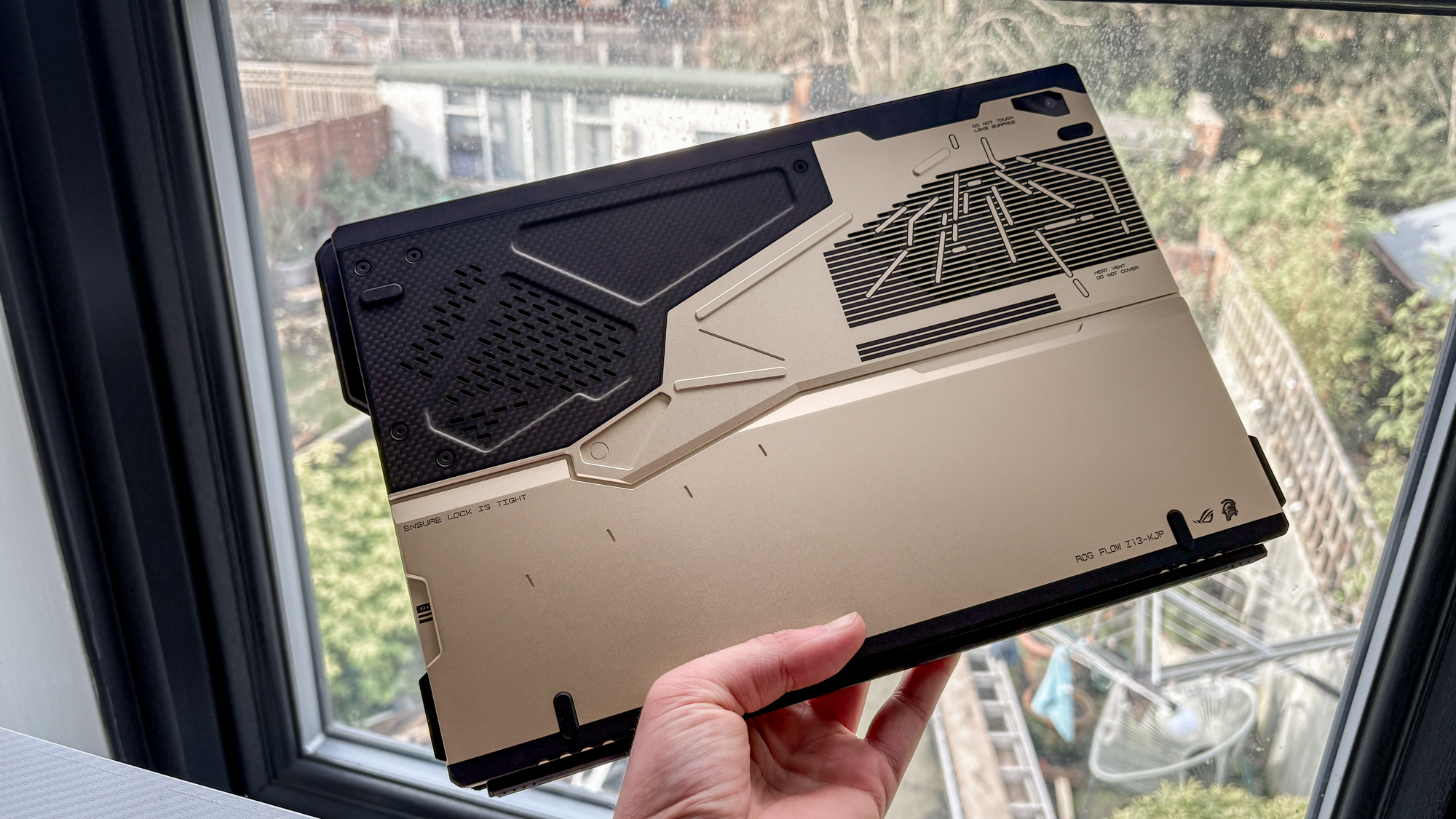Asus ROG Flow Z13 KJP Edition