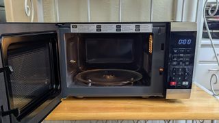 Cuisinart CMW-70 0.7 Cu. Ft. Microwave being tested in writer's home