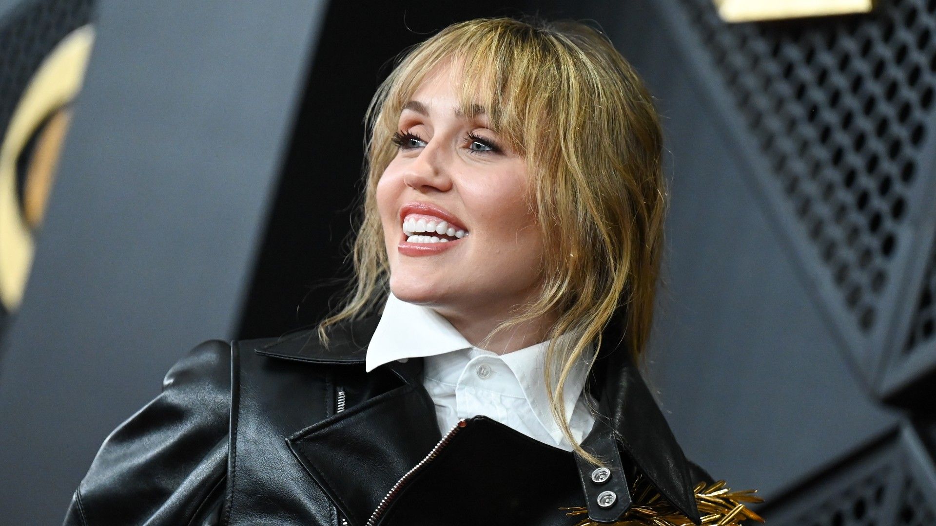 Miley Cyrus Brings Back Hannah Montana's Signature Bangs