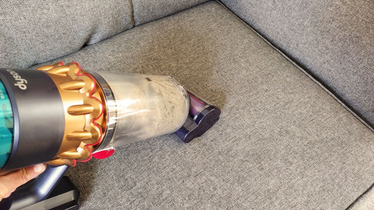 Dyson Gen5detect Absolute being tested
