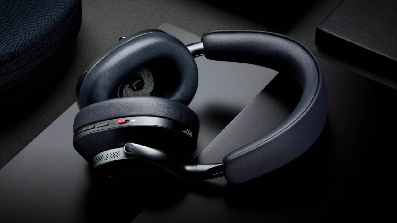 Bowers & Wilkins PX8