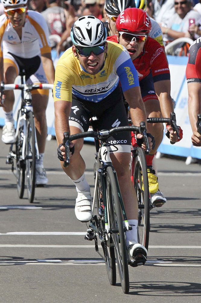 Stage 2 winner in the leader's jersey, Mark Cavendish (Etixx-Quick Step)