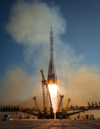 Lift Off! Soyuz Rocket Launches with Expedition 38 Crew