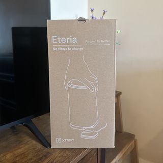 The Vitesy Eteria portable air purifier arrives in a compact cardboard box