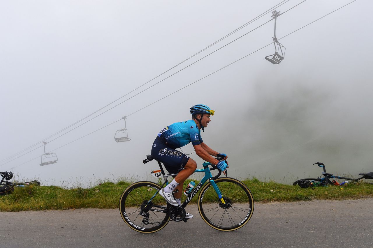 Tour de France 2021 - 108th Edition - 17th stage Muret - Col du Portet 178,4 km - 14/07/2021 - Alexey Lutsenko (KAZ - Astana - Premier Tech) - photo Dario Belingheri/BettiniPhoto&Acirc;&copy;2021