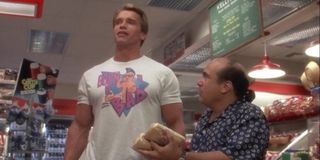 Arnold Schwarzenegger, Danny DeVito - Twins
