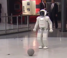 President Obama finds Japan's soccer-kicking robots 'a little scary'