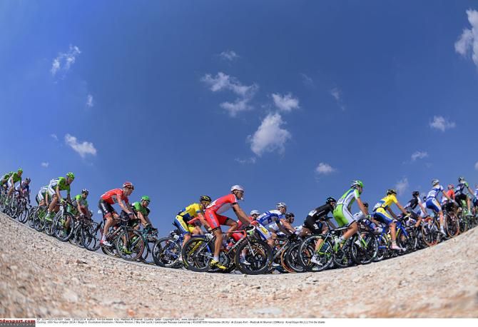 Tour of Qatar peloton