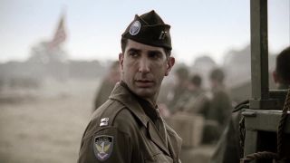 David Schwimmer looking offscreen in Band of Brothers