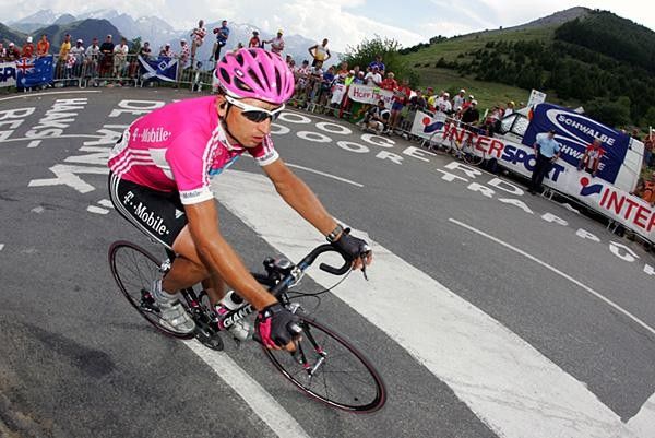 Serguei Gonchar (T-Mobile) way off the yellow jersey pace.