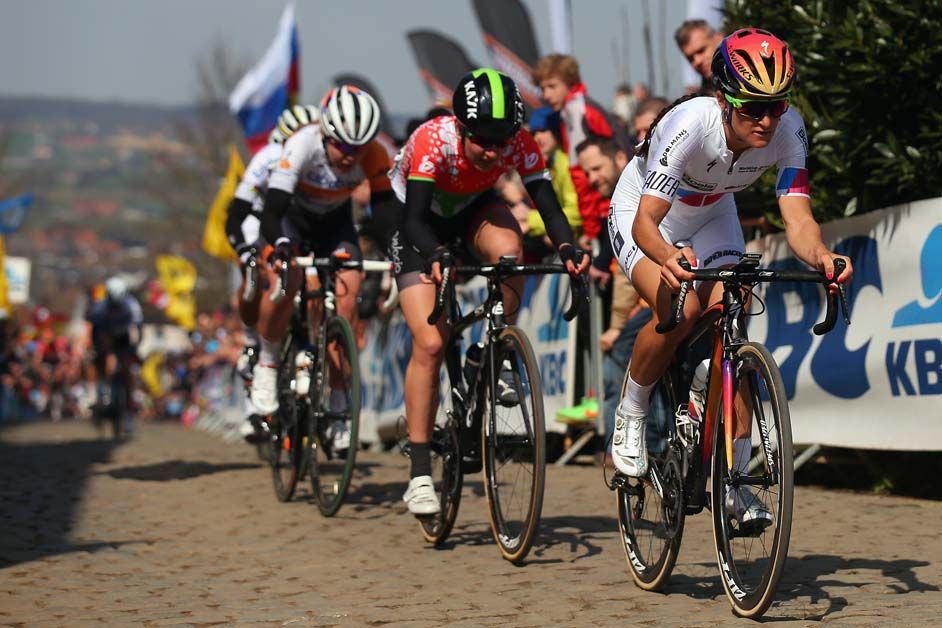 Lizzie Armistead on the Oude Kwaremont