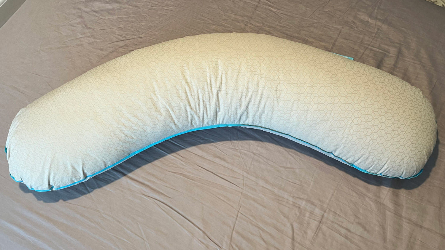 Simba Cooling Body Pillow review 2025: hug the pain away | TechRadar