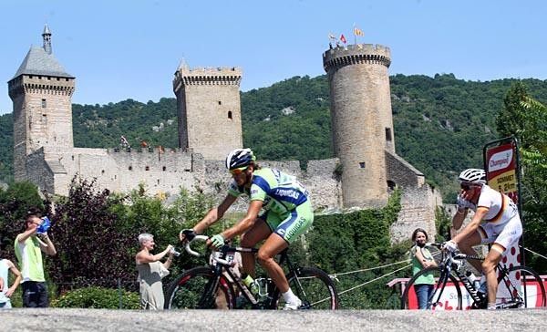 Pozzato leads Wegmann in the break.
