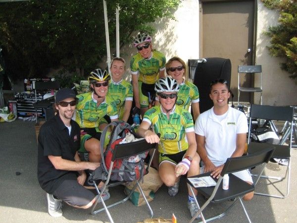 Nature Valley Pro Ride women's team with mechanic Tyson Meyer and Matt Anderson