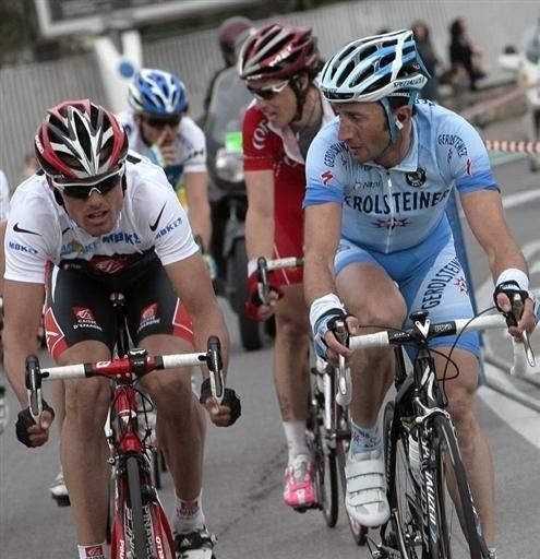 Sanchez makes his move while Rebellin watches for a reaction from his GC rival, Nocentini.