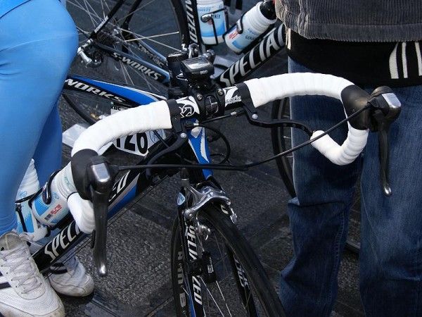 Top-mount brake levers and heavily taped bars were par for the course over the Flanders cobbles.