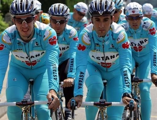 Barredo (right) before the start of the 2006 Tour