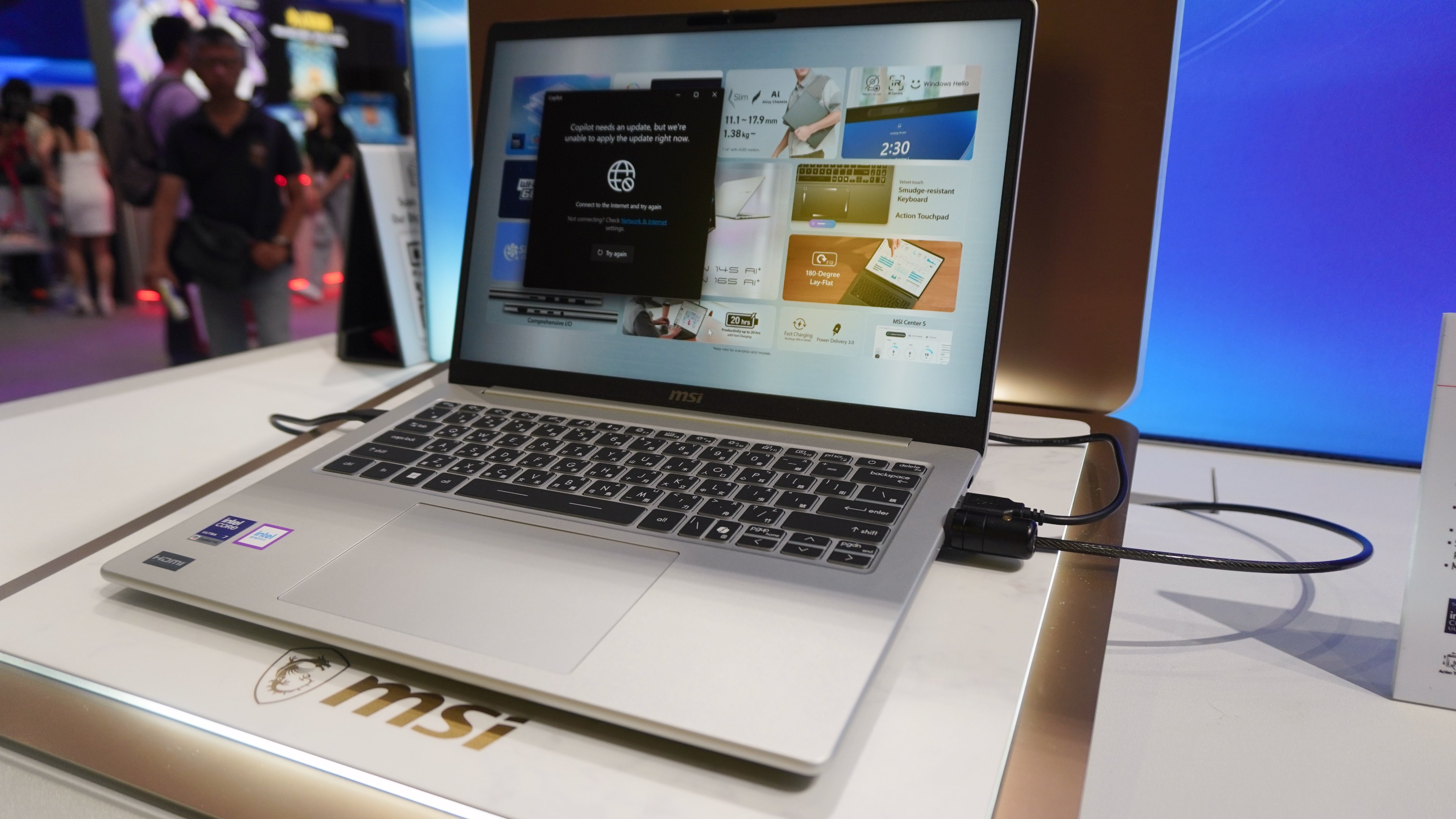 MSI Modern 14S AI+
