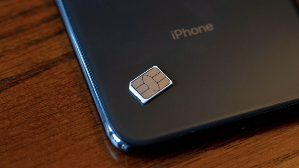 How to remove the SIM card in an iPhone or iPad