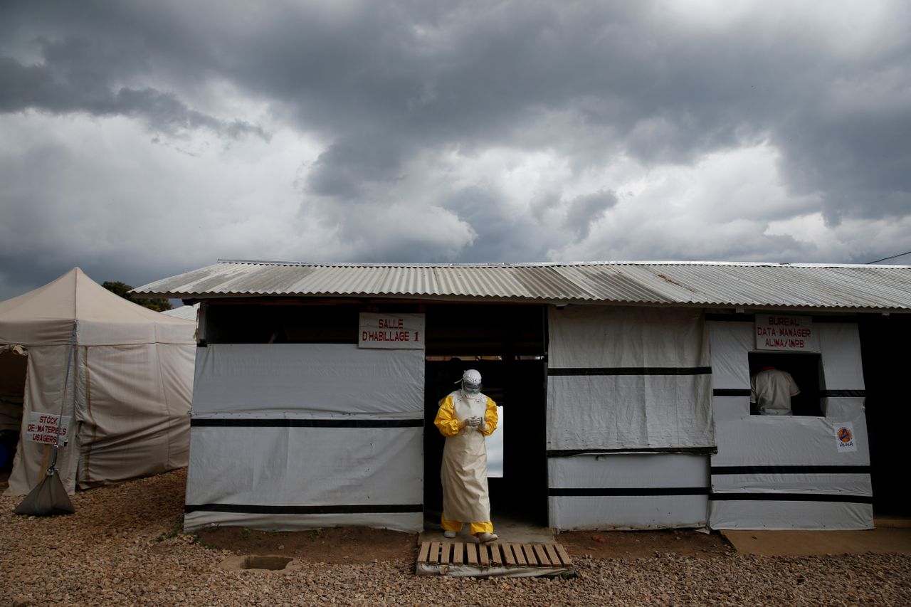 Health worker wearing ebola protection gear.