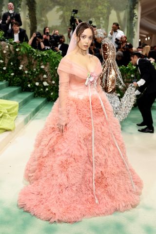 an actress at the 2024 met gala