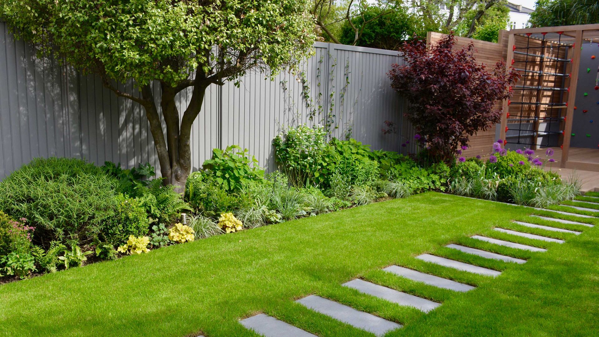 stepping stones in grass ideas