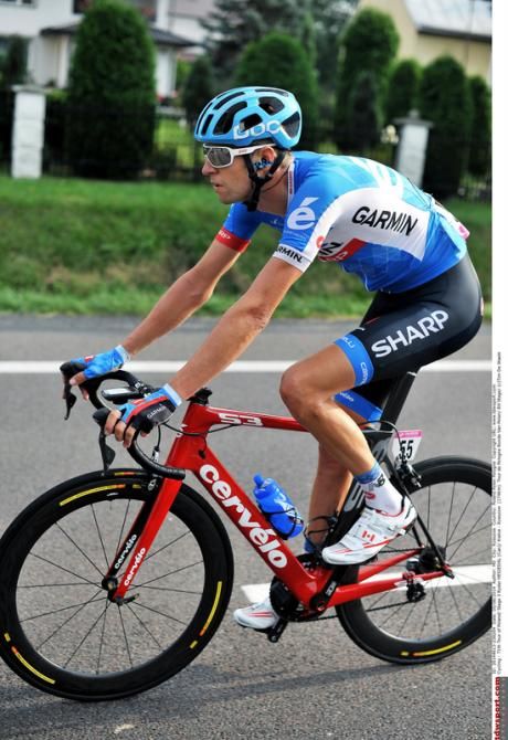 A large looking Ryder Hesjedal on his small looking Cervlo