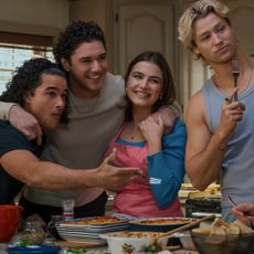 (l-r) John Tucker (Jalen Thomas Brooks), Garrett Graham (Belmont Cameli), Hannah Wells (Ella Bright), Dean Di Laurentis (Stephen Thomas Kalyn) and John Logan (Antonio Cipriano) in OFF CAMPUS