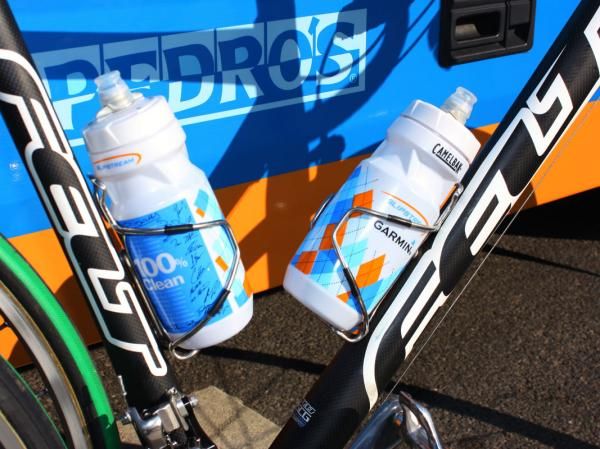 Garmin-Transitions has traded in its usual carbon fiber Arundel bottle cages today for the company's stainless steel ones instead.