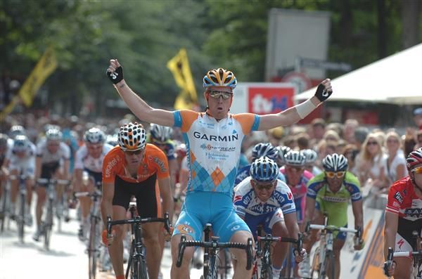 Tyler Farrar (Garmin-Slipstream) is rightfully pumped after his win