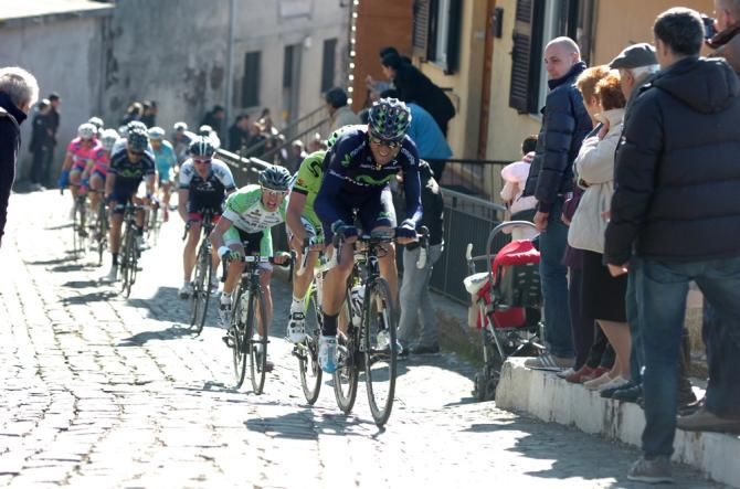 Alejandro Valverde (Movistar) increases the pace