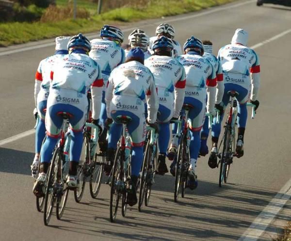 The team form a double pace line