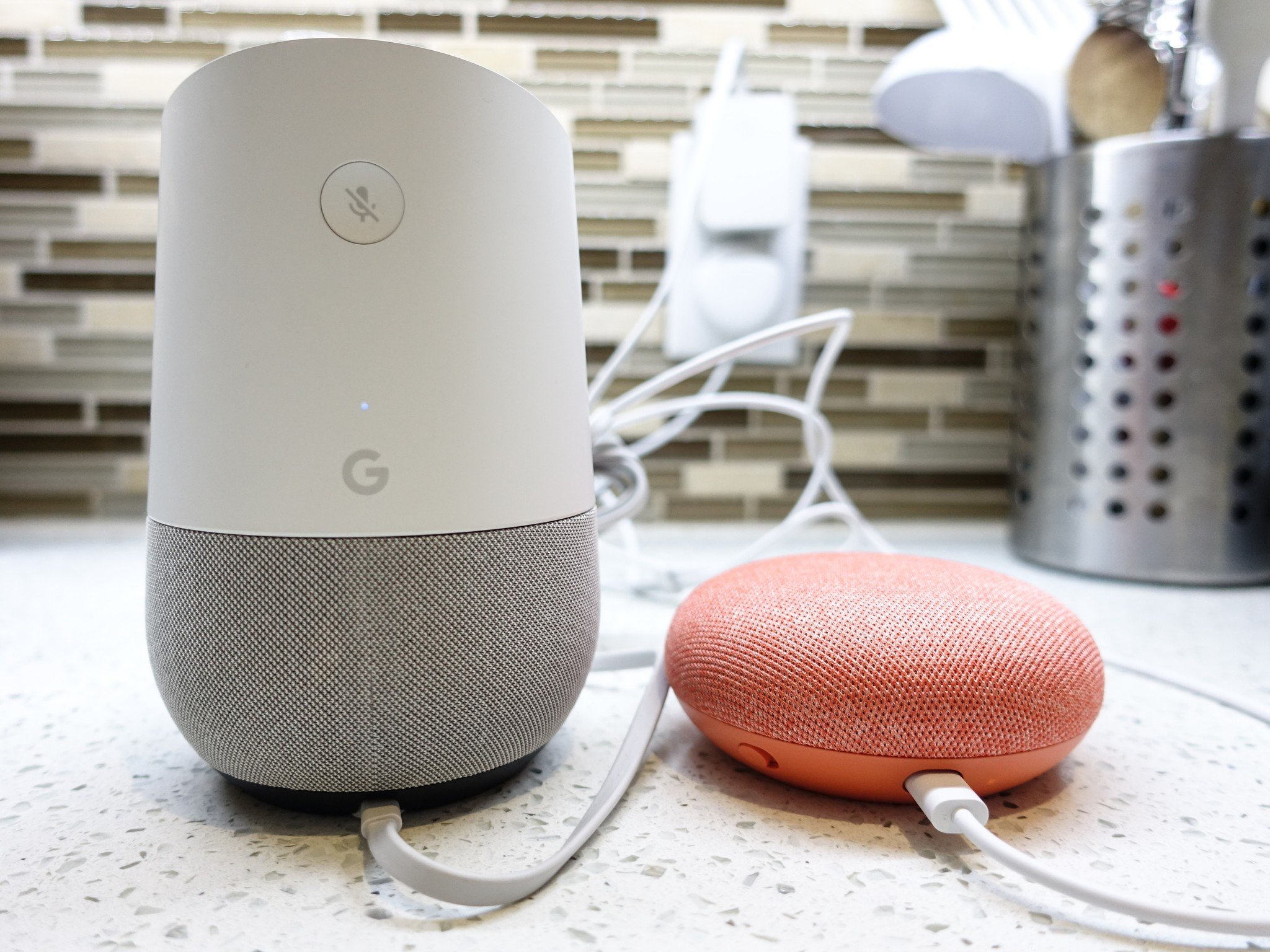 Google home 2. Google Home колонка. Умная колонка гугл хоум. Google Assistant колонка. Гугл станция мини.